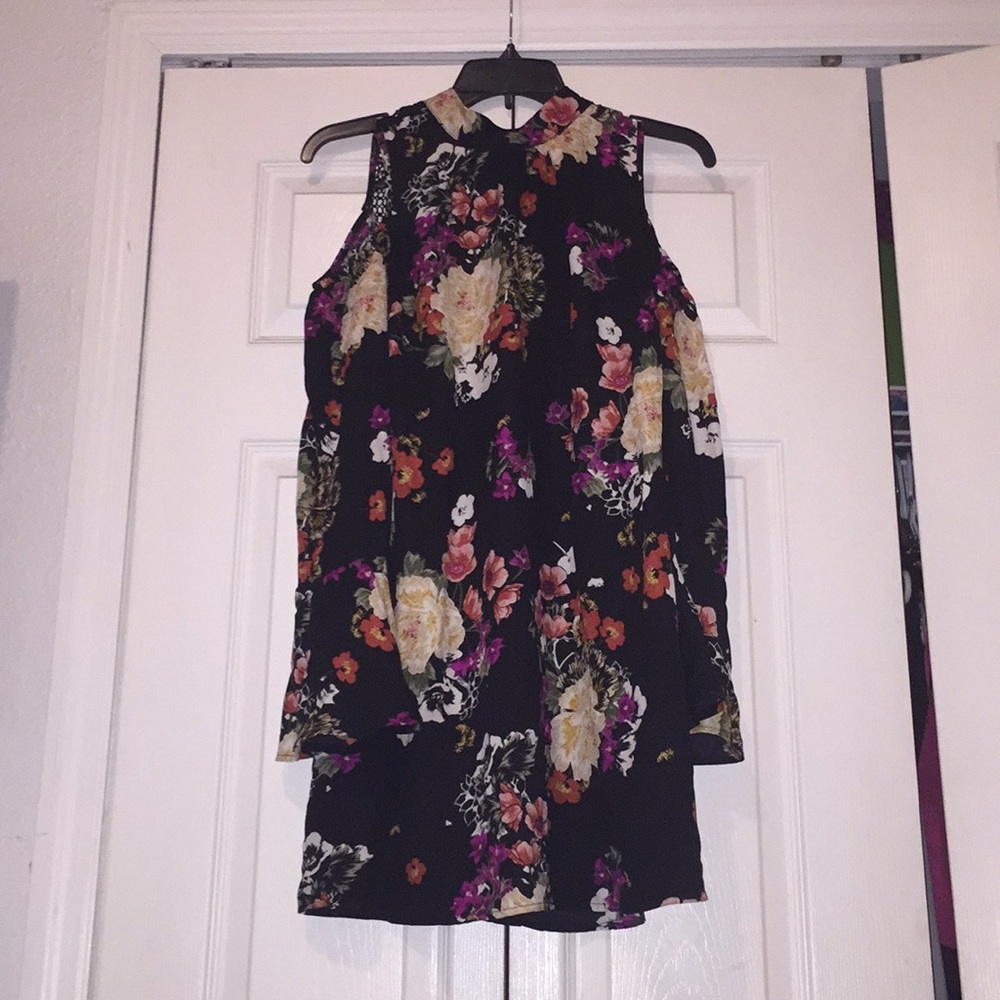 Floral halter dress🌺🍃